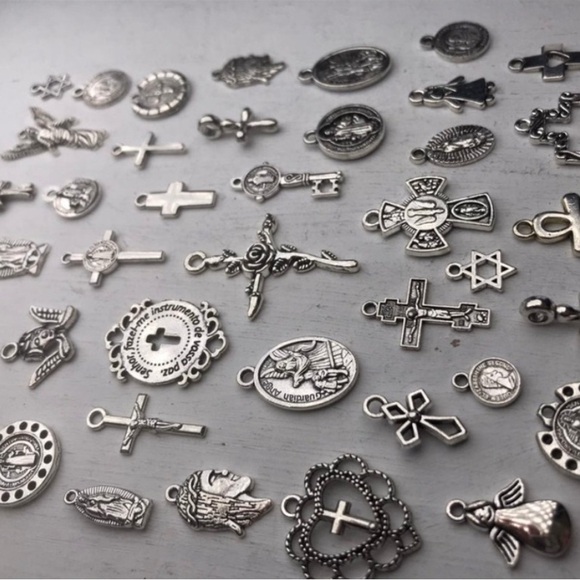 40pc Religious Charms Bracelets Keychains DIY Jewelry Making Crafting Lot Bundle - Picture 4 of 12